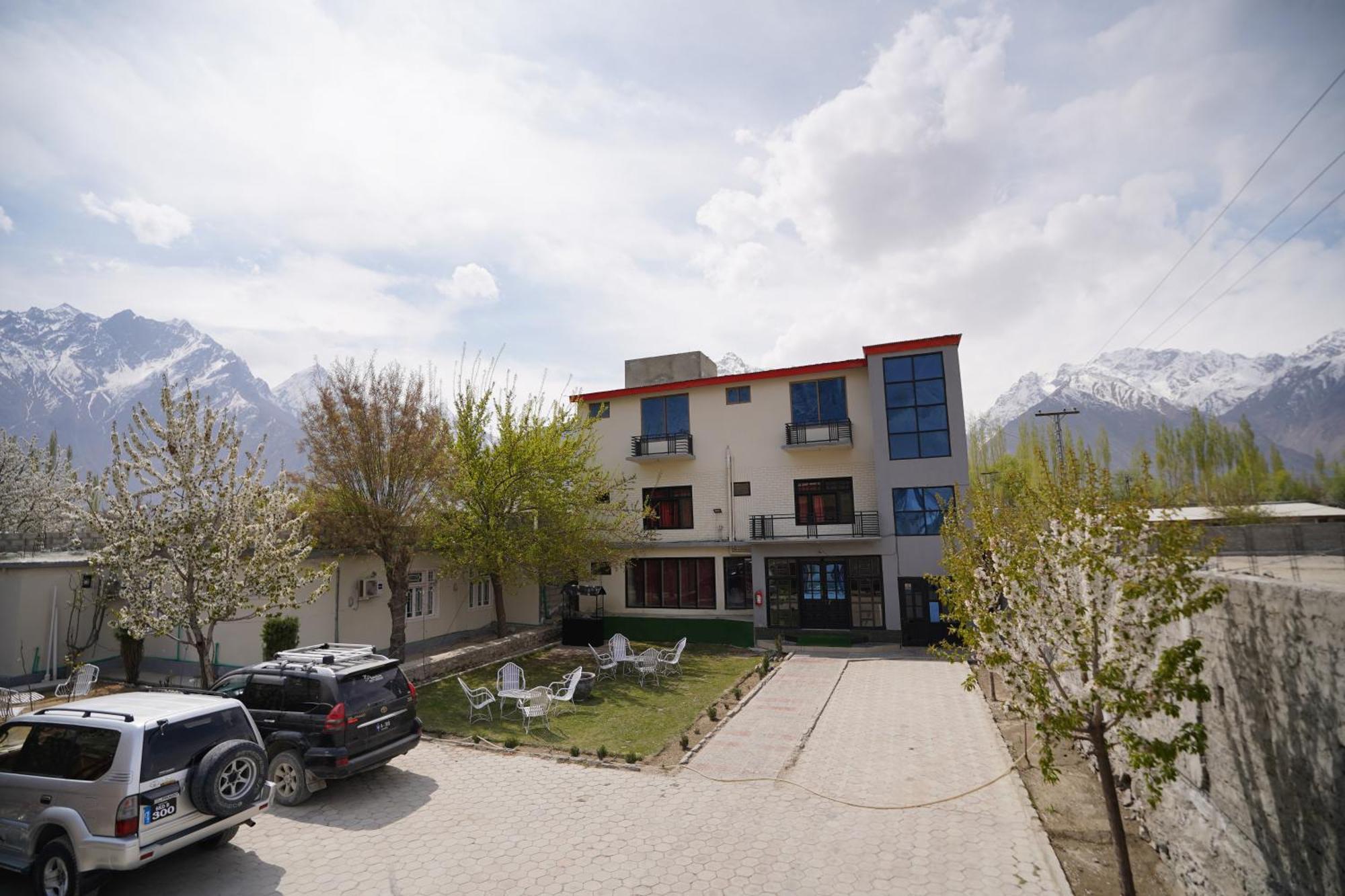 Green Orchard Skardu Buitenkant foto